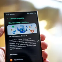 Aktualizacja oprogramowania telefonu z One UI 7 i Androidem 15. Pobieranie ulepszeń z Galaxy AI.