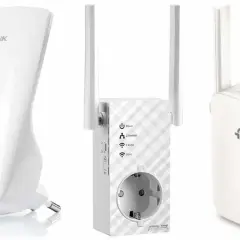 Trzy białe urządzenia: wzmacniacz internetu TP-Link z niebieskim pierścieniem, wzmacniacz z gniazdkiem i antenami, oraz kolejny wzmacniacz TP-Link z diodami.