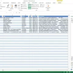 Arkusz kalkulacyjny z danymi książek, obok panel XML Source, pokazujący strukturę pliku XML.