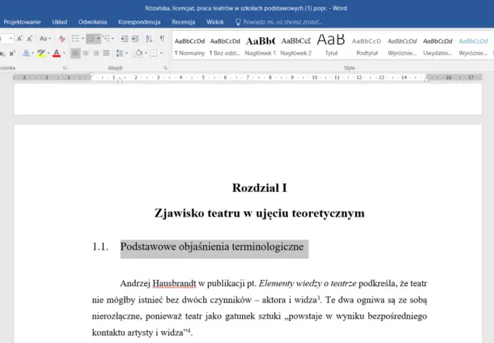 Jak zrobic spis treści w Word? Widok dokumentu z nagłówkami "Rozdział I" i "1.1. Podstawowe objaśnienia terminologiczne".