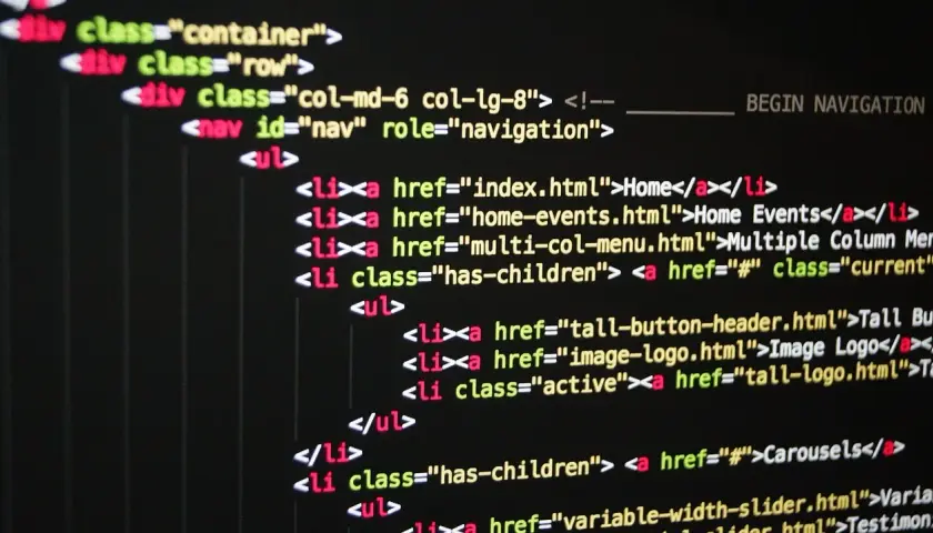 Jak zrobić odsyłacz w HTML – proste kroki, aby uniknąć błędów