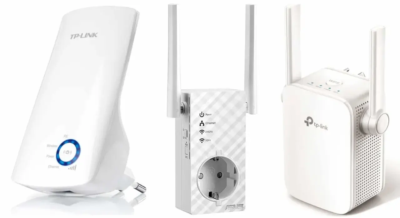 Trzy białe urządzenia: wzmacniacz internetu TP-Link z niebieskim pierścieniem, wzmacniacz z gniazdkiem i antenami, oraz kolejny wzmacniacz TP-Link z diodami.