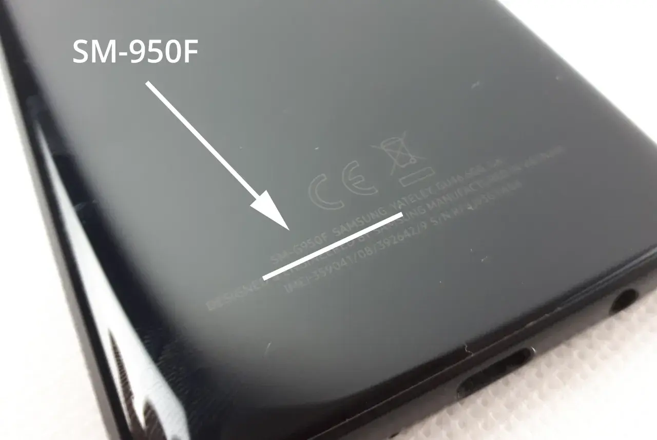 SM-G950F - tak sprawdzisz model telefonu. Na tylnej obudowie widnieje oznaczenie modelu i numer IMEI.
